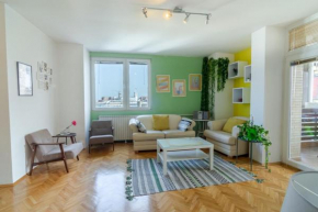 Green paradise square apartment